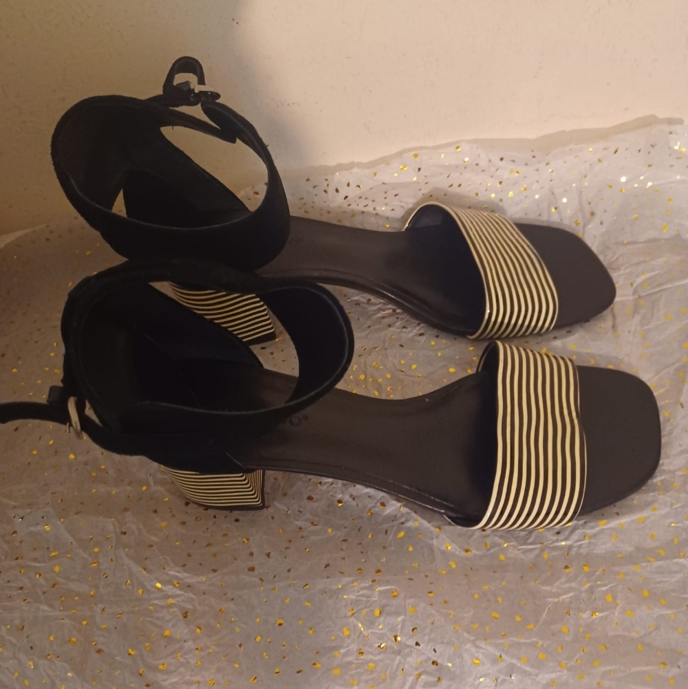 Black and Cream  Striped Women's Sandals 11M